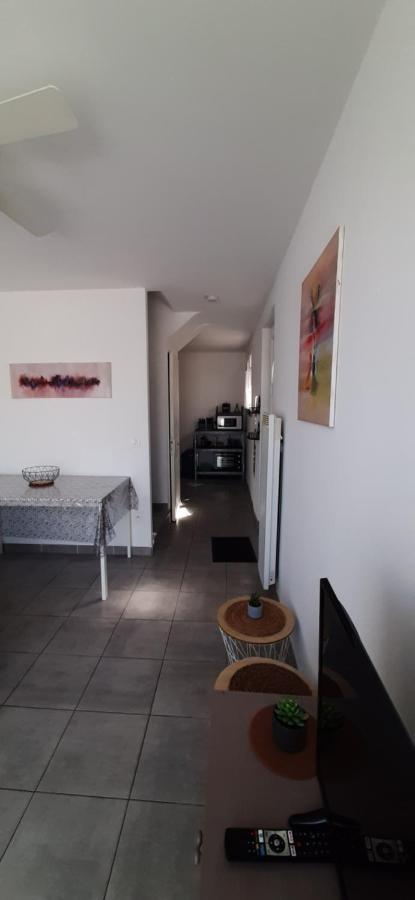 Jolie Maisonnette A Proximite De Toutes Commodites Saintes-Maries-de-la-Mer Exterior photo